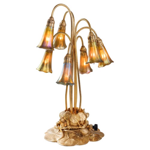 Tiffany Studios Nueva York "Lirio de siete luces" Lámpara de mesa